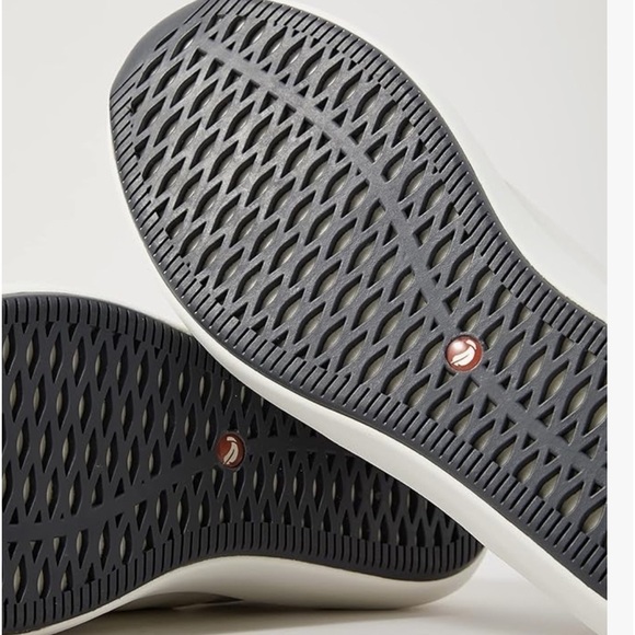 Clarks Unconstructed,Low-Top Sneakers Derbys, Machine-Wash, Leather, Lace-Up, 6M - Picture 9 of 13